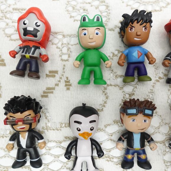 Large Lot of 20 YouTuber Inspired Collectible Mini Figures Mystery Box Toy Set - Picture 3 of 9